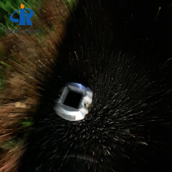 Underground Solar Cat Eyes Stud With Stem For Road Safety